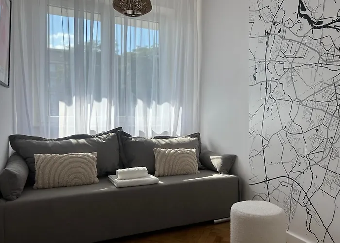 Old Town Apartment *